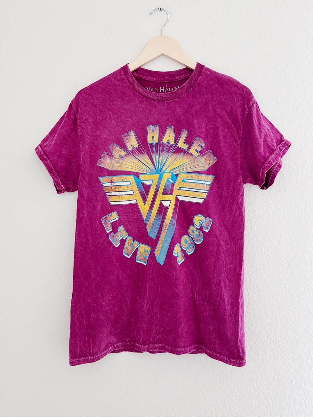 NEW Van Halen Live 1982 Graphic Band Tee - Picture 6 of 6